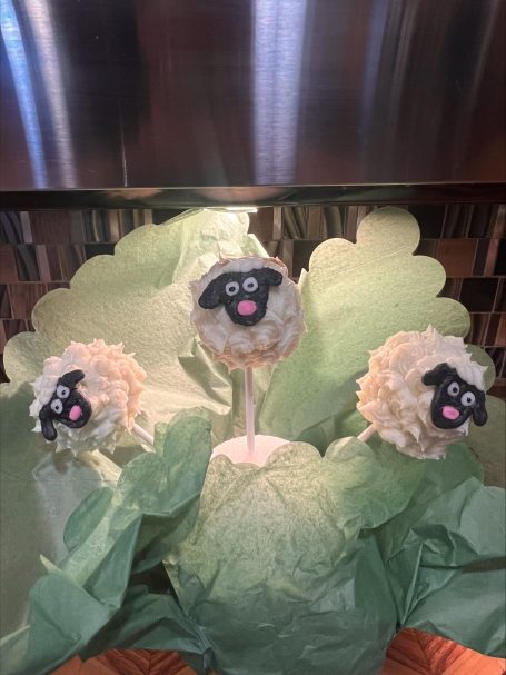 Sheep Cake Pops